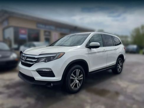 Used 2018 Honda Pilot EX image 2