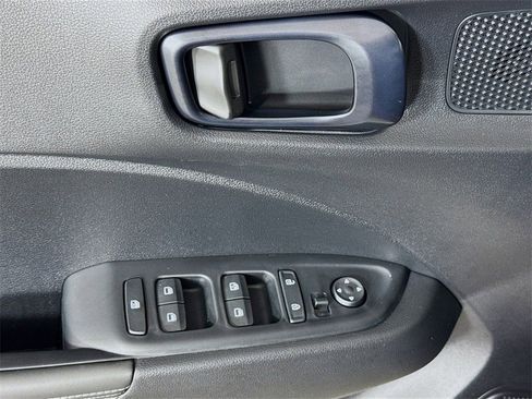 New 2025 Hyundai Venue Limited image 16