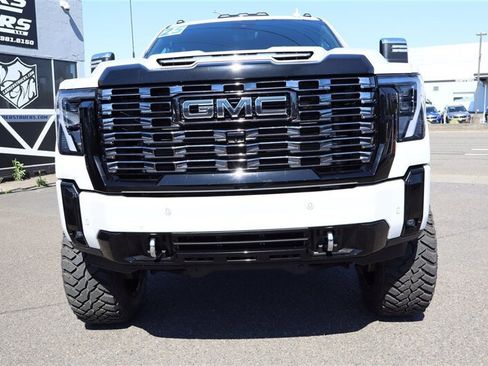 Used 2025 GMC Sierra 3500 Denali Ultimate AWD/4WD image 8