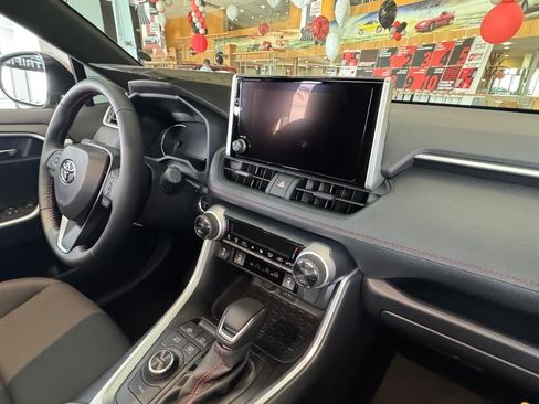 New 2025 Toyota RAV4 SE image 14