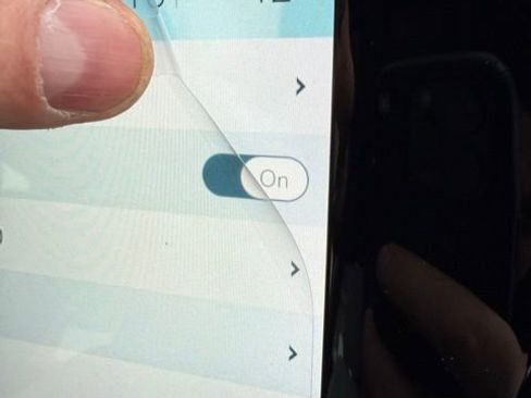 Used 2020 Chevrolet Bolt Premier w/ Infotainment Package image 29