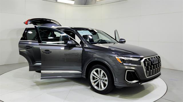 Used 2025 Audi Q7 3.0T Premium Plus AWD/4WD image 28