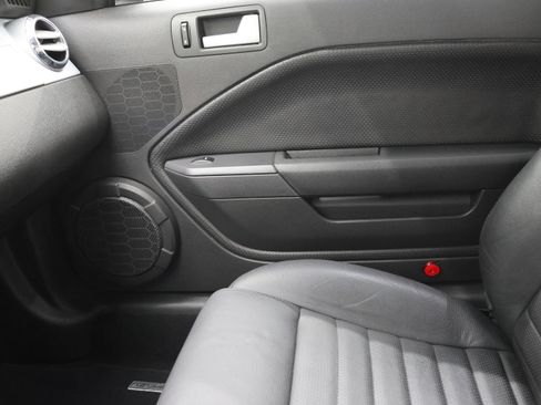 Used 2008 Ford Mustang GT RWD image 13