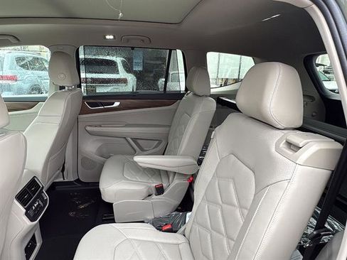 New 2026 Volkswagen Atlas SE FWD image 14