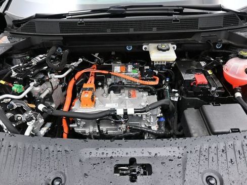 Used 2024 Chevrolet Equinox EV RS FWD image 32