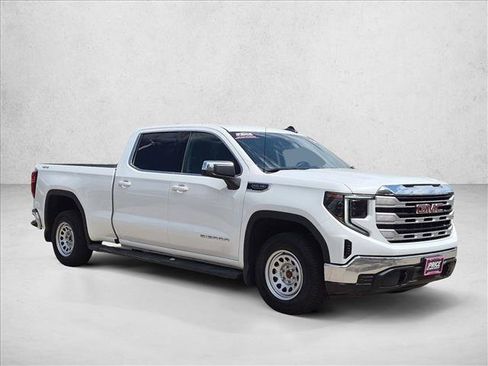 Used 2024 GMC Sierra 1500 SLE w/ Preferred Package AWD/4WD image 3