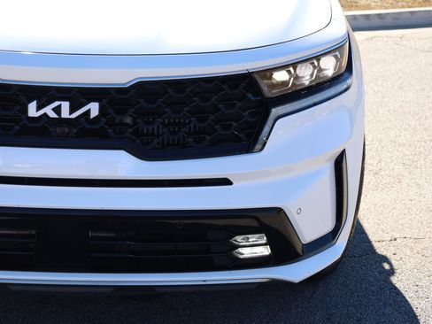 Used 2022 Kia Sorento SX Prestige w/ Panoramic Sunroof Package image 18