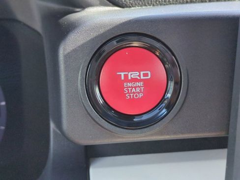 Used 2024 Toyota Tacoma TRD Off-Road image 28