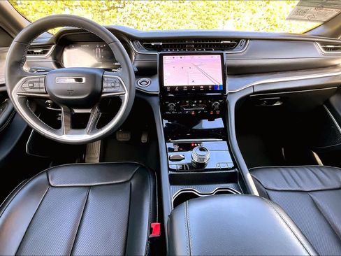 Used 2024 Jeep Grand Cherokee Limited 4xe image 14