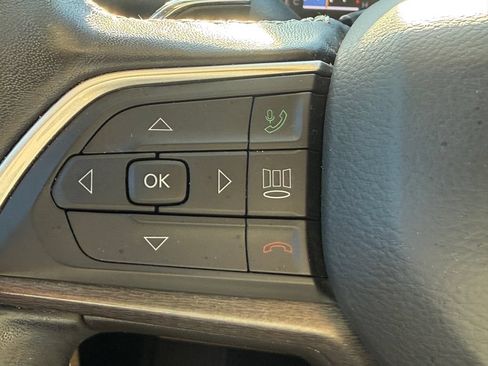 Used 2022 Jeep Grand Cherokee L Limited AWD/4WD image 17