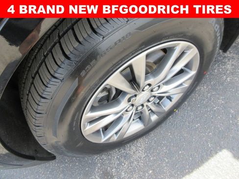 Certified 2021 Cadillac XT5 Premium Luxury AWD/4WD image 3