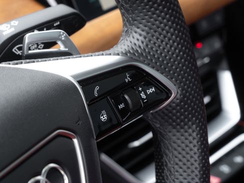 Used 2023 Audi e-tron GT Prestige w/ Prestige Package image 13