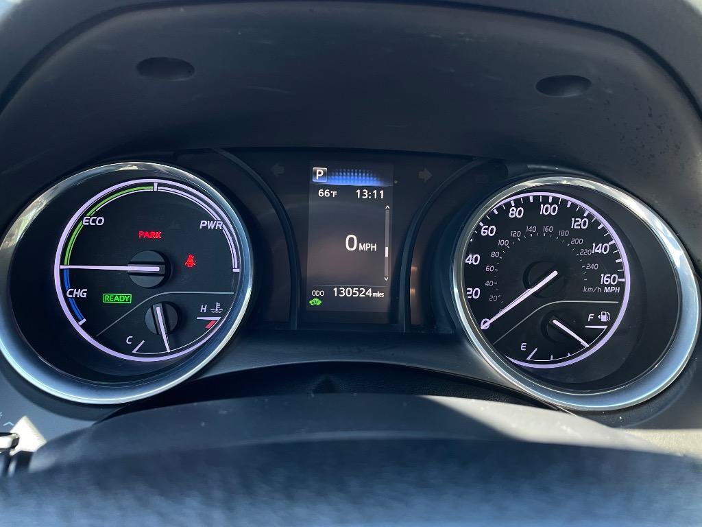 Used 2020 Toyota Camry SE FWD image 23
