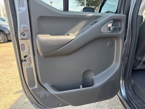 Used 2016 Nissan Frontier PRO-4X w/ Pro-4x Luxury Package image 18