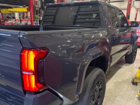 Certified 2025 Toyota Tacoma SR5 image 40