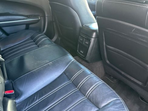 Used 2018 Chrysler 300 S RWD image 17