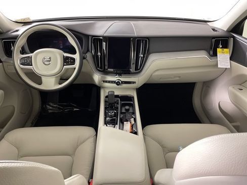 Certified 2025 Volvo XC60 T8 Plus w/ Protection Package Premier AWD/4WD image 44