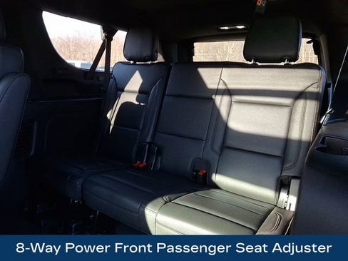 Used 2025 Chevrolet Suburban High Country image 15