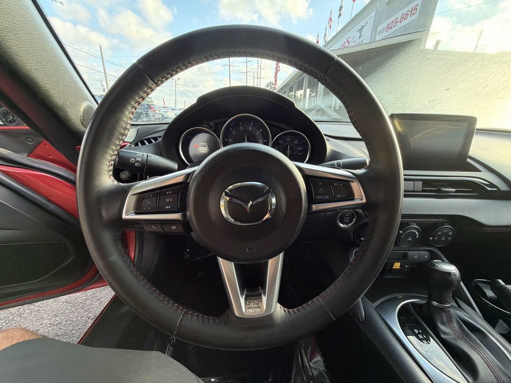 Used 2019 MAZDA MX-5 Miata RF Club RWD image 15