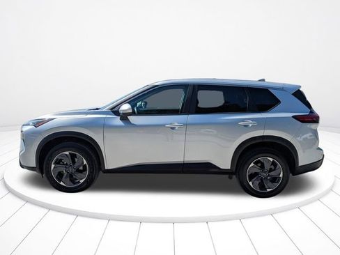 Used 2024 Nissan Rogue SV FWD image 7