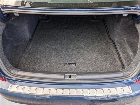 Used 2022 Volkswagen Passat 2.0T SE image 6