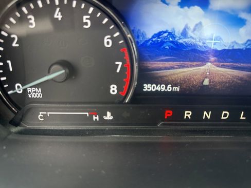 Used 2022 Ford Explorer XLT w/ Equipment Group 202A image 11