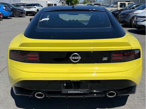 Used 2023 Nissan Z w/ Floor Mat Package (L93) RWD image 4