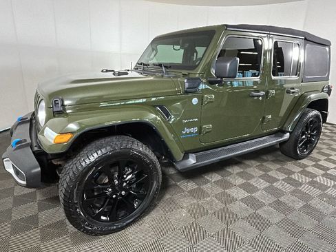 Used 2023 Jeep Wrangler Unlimited Sahara AWD/4WD image 8