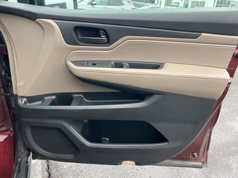 Used 2019 Honda Odyssey EX image 30