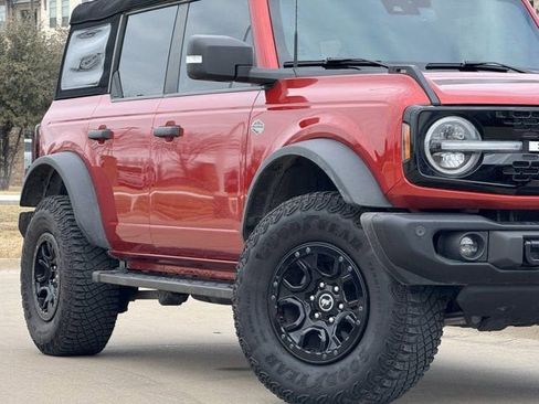 Used 2023 Ford Bronco Wildtrak image 3