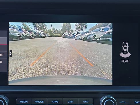 Used 2021 Porsche Macan S image 23