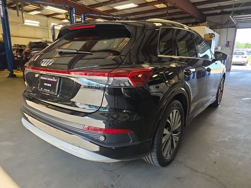 Used 2023 Audi Q4 e-tron Premium Plus RWD image 3