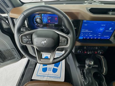 Used 2024 Ford Bronco Outer Banks AWD/4WD image 13