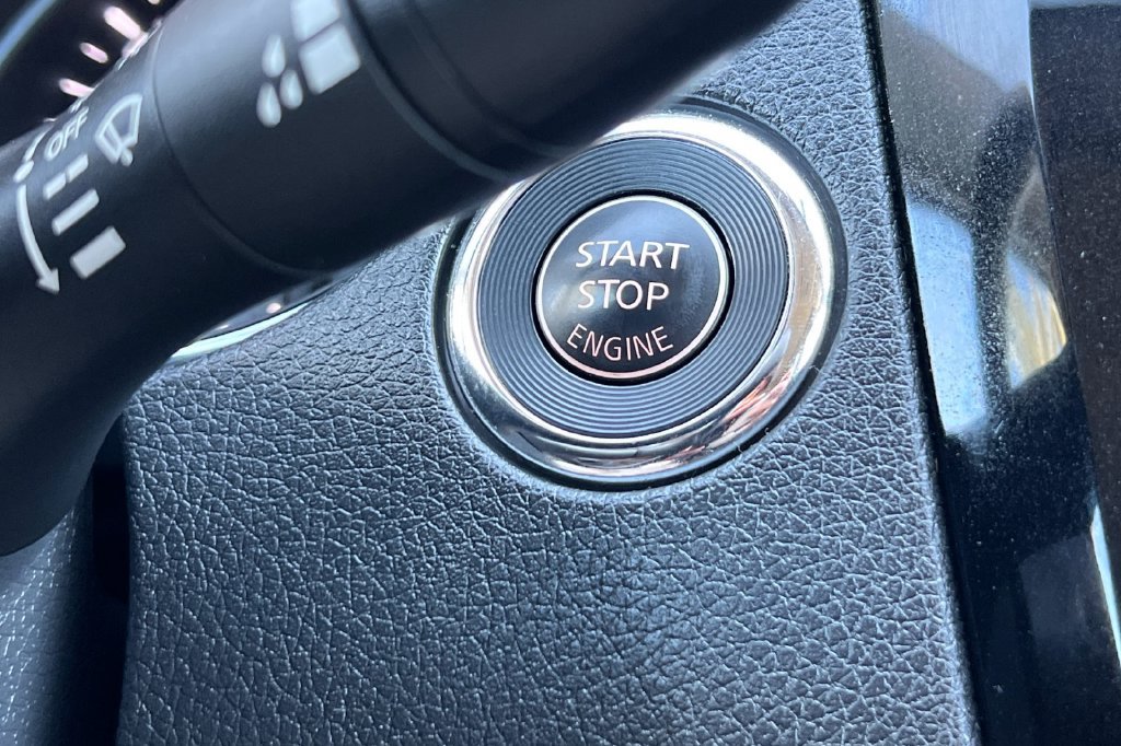Used 2018 Nissan Rogue SV w/ Sun & Sound Touring Package FWD image 26