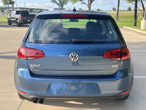 Used 2017 Volkswagen Golf 4-Door FWD image 9