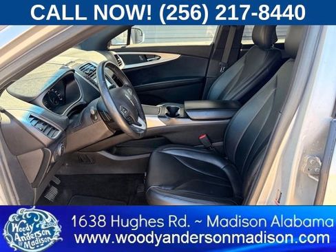 Used 2017 Lincoln MKX Premiere FWD image 9