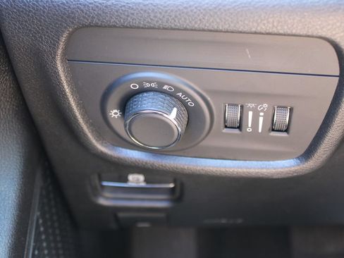 Used 2024 Jeep Grand Cherokee Altitude AWD/4WD image 26