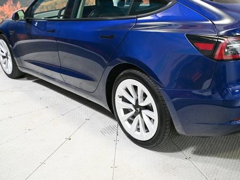 Used 2021 Tesla Model 3 Standard Range Plus RWD image 7