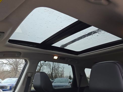 Used 2023 Nissan Pathfinder Platinum image 22