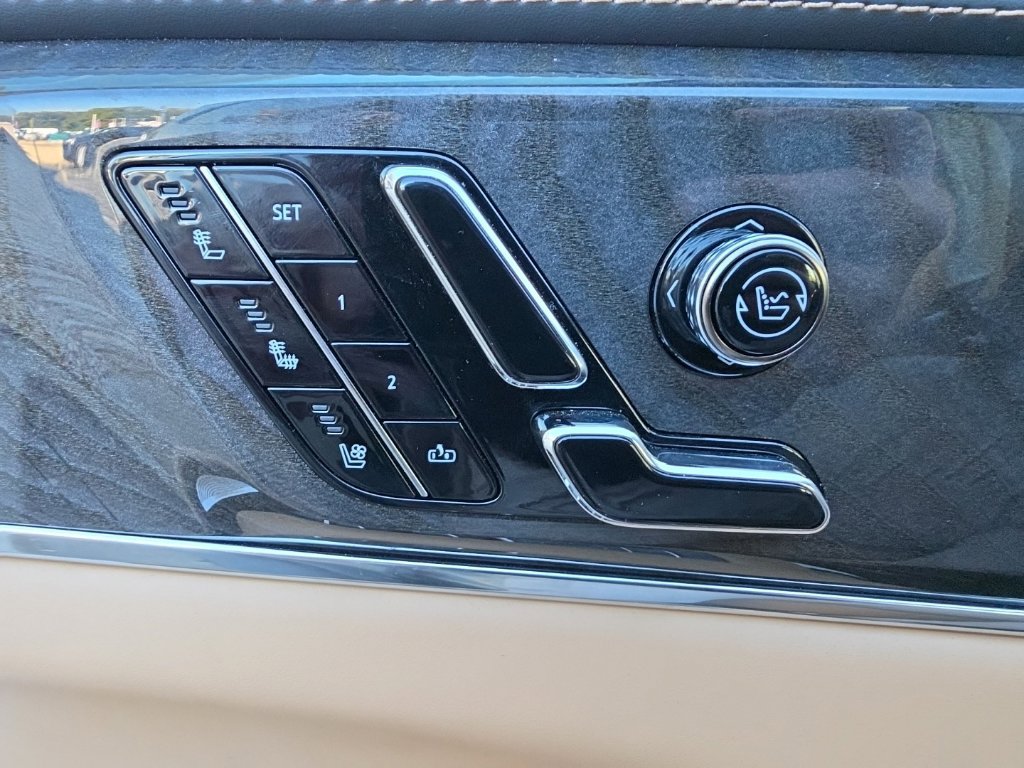 Used 2025 Cadillac Escalade IQ Sport 2 AWD/4WD image 18