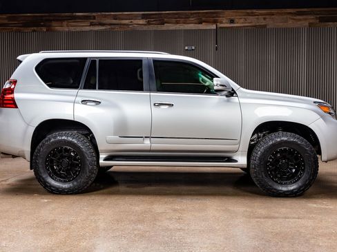 Used 2013 Lexus GX 460 image 11