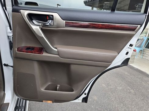 Used 2011 Lexus GX 460 image 20