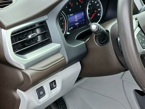 Used 2022 GMC Acadia SLE AWD/4WD image 17