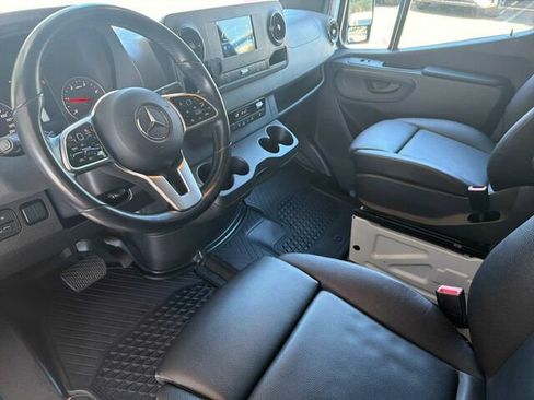 Used 2021 Mercedes-Benz Sprinter 2500 image 11