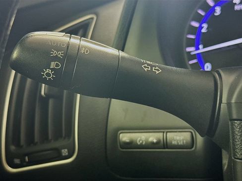 Used 2015 INFINITI Q50 RWD image 12