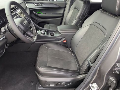 New 2025 Jeep Grand Cherokee Altitude RWD image 12