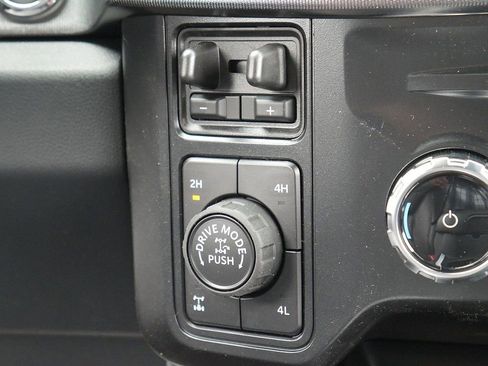 New 2026 Ford F350 Platinum w/ Tremor Off-Road Package AWD/4WD image 25