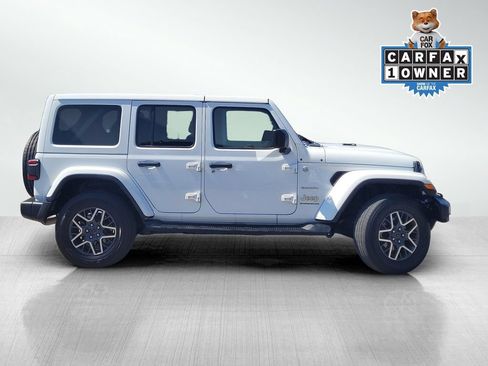 Used 2024 Jeep Wrangler Unlimited Sahara AWD/4WD image 3