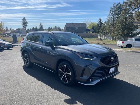 Used 2022 Toyota Highlander XSE image 7