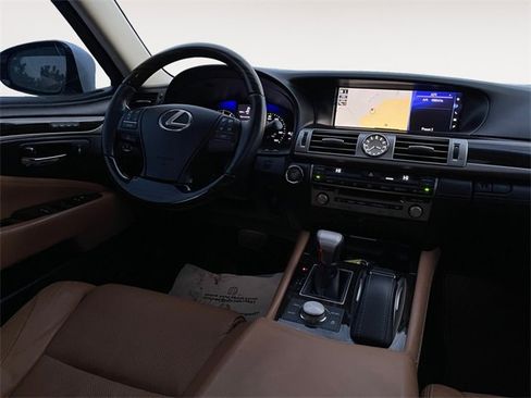 Used 2017 Lexus LS 460 AWD w/ Comfort Package image 10